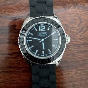 Women’s Authentic Coach watch! Worn a few times!! Perfect condition!